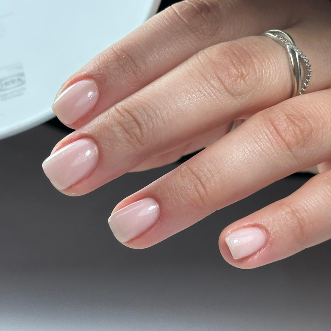 MANICURE RUSSA: L'ARTE DELLA BELLEZZA TRIDIMENSIONALE